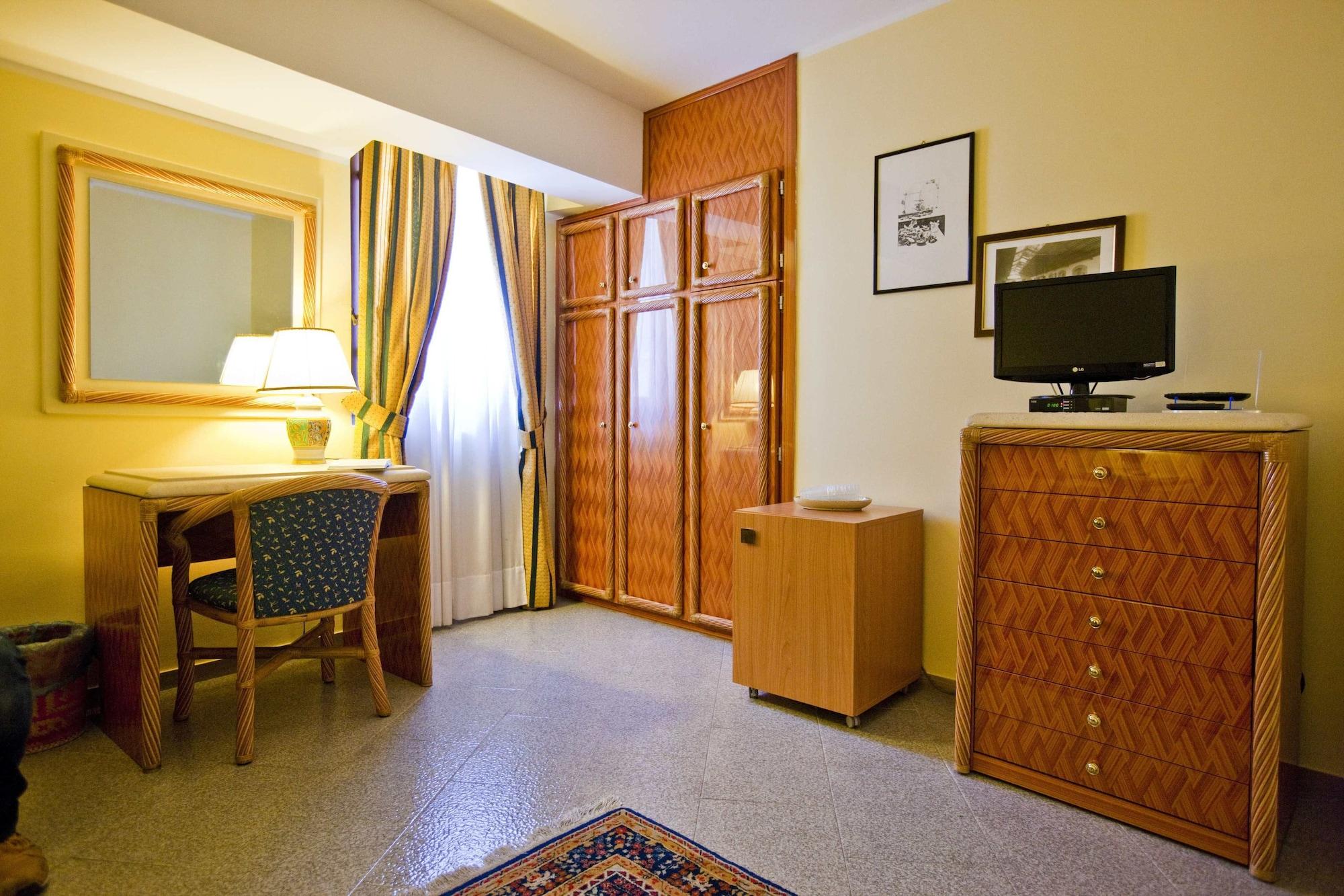 Hotel Elimo إريس المظهر الخارجي الصورة