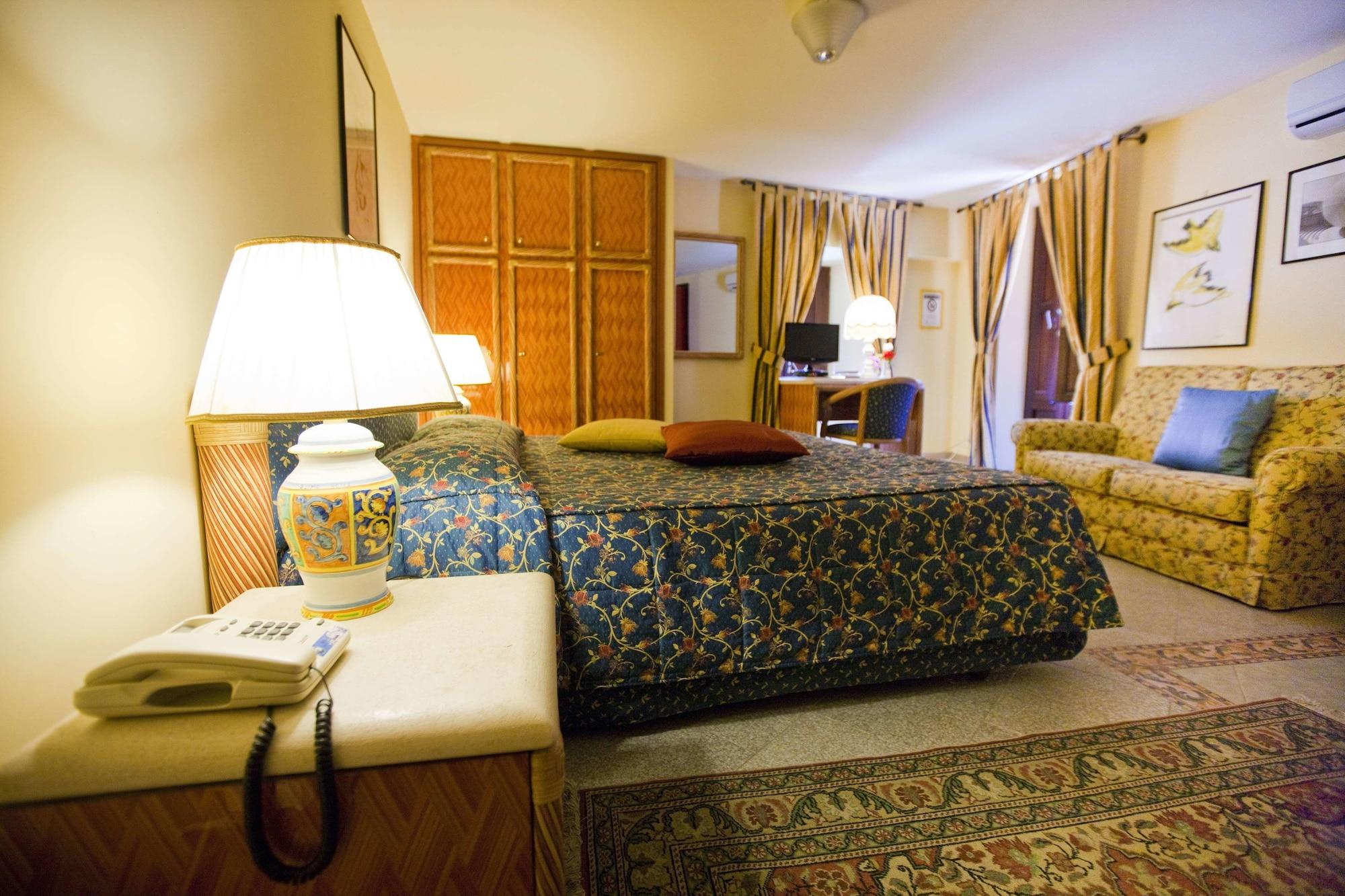 Hotel Elimo إريس المظهر الخارجي الصورة