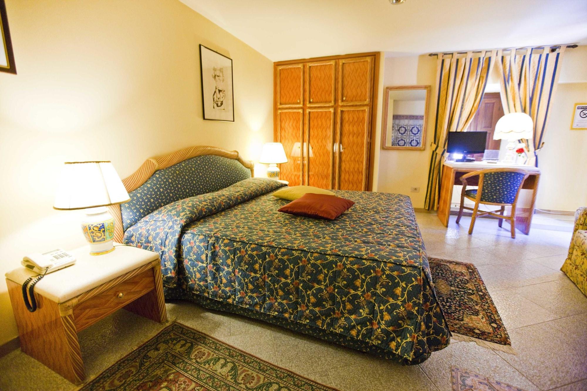 Hotel Elimo إريس المظهر الخارجي الصورة