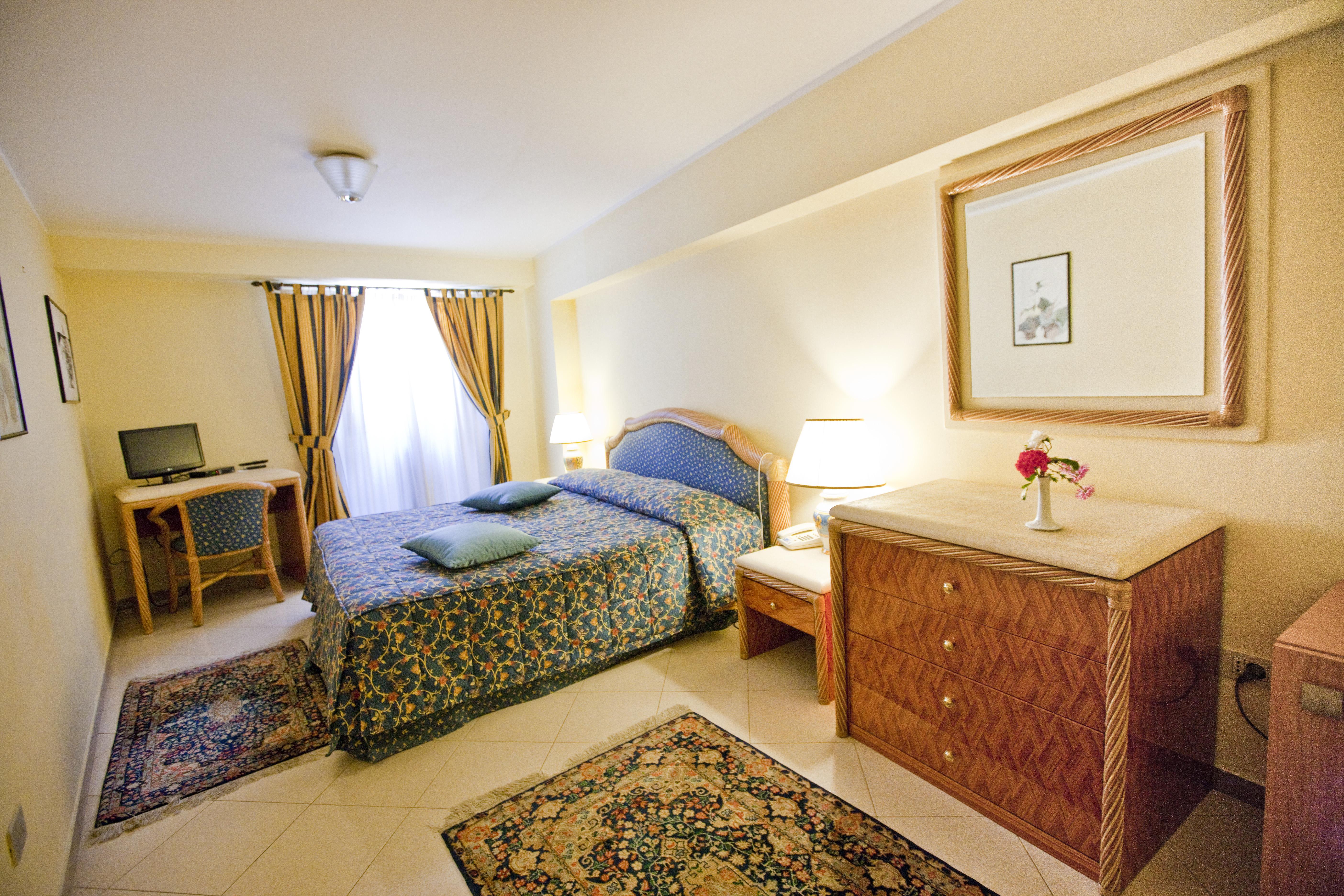 Hotel Elimo إريس المظهر الخارجي الصورة