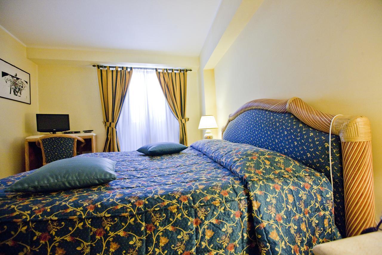 Hotel Elimo إريس المظهر الخارجي الصورة